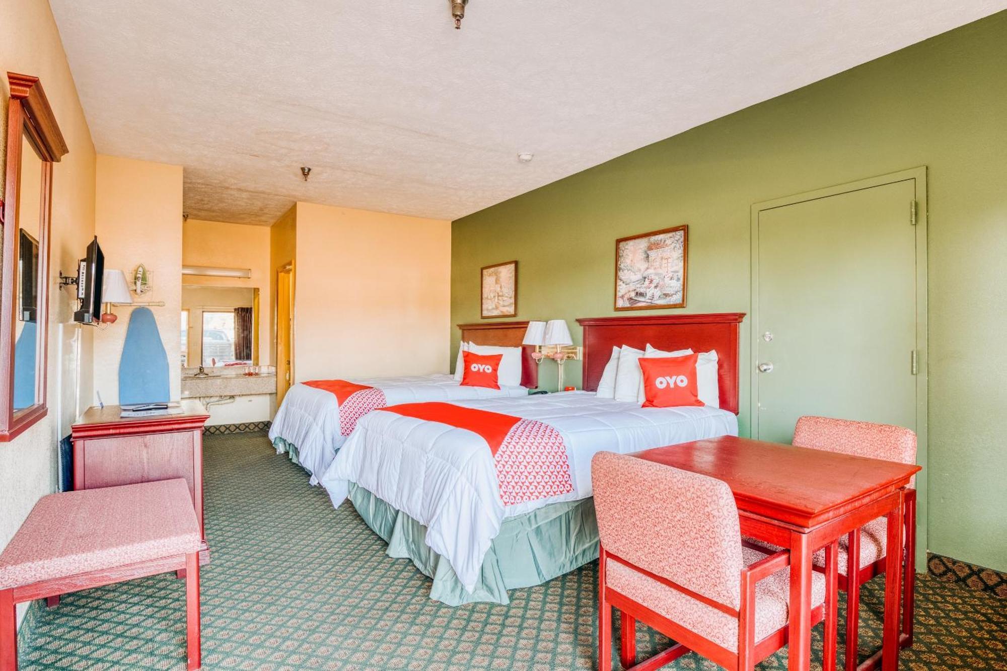 Oyo Hotel Grenada West Eksteriør bilde
