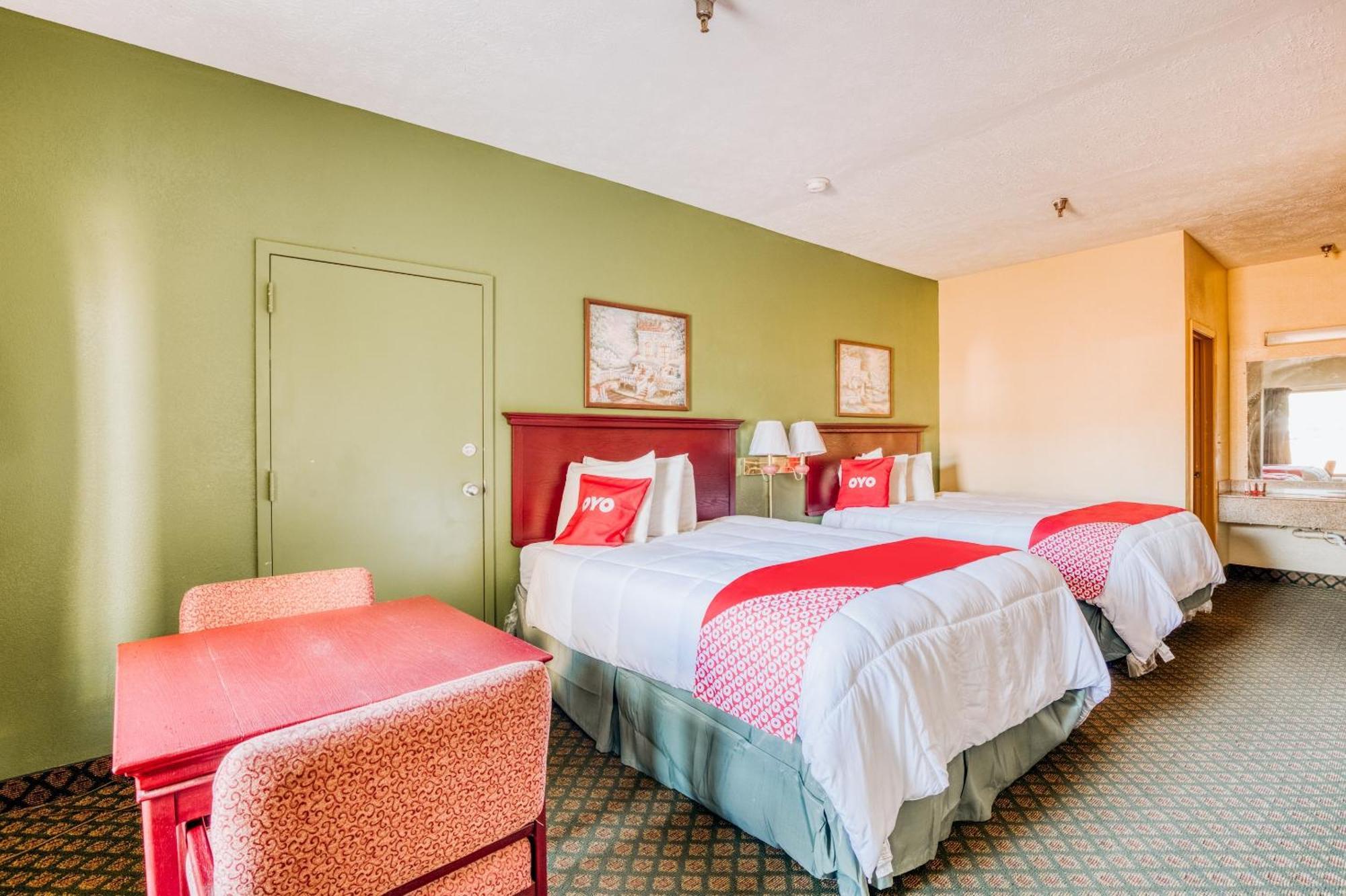 Oyo Hotel Grenada West Eksteriør bilde